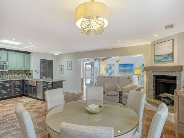 Lido Key Three Bedroom Vacation Home With Pool Walk To Beach